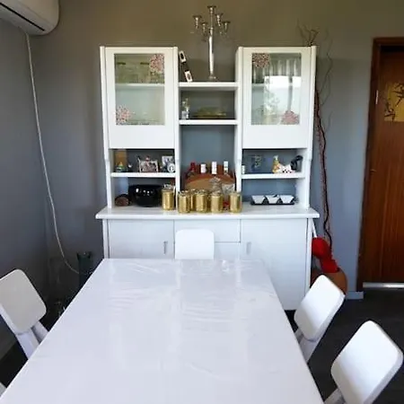 House Official Apartman